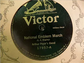 small_victor 17957 a.webp